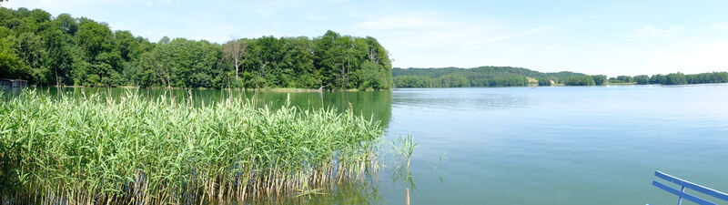 Panoramablick über den See